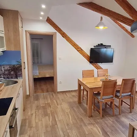 Attic Near Centre Daire Split