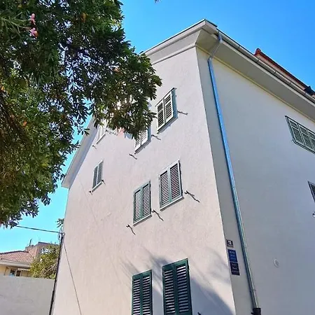 Apartment Attic Near Centre