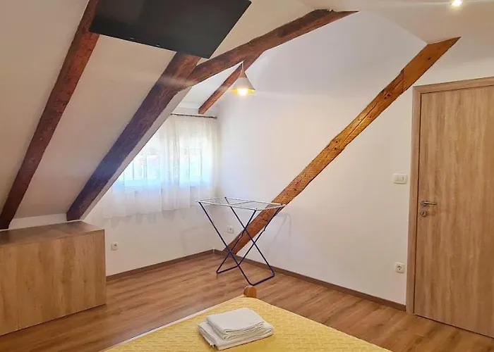 Attic Near Centre Apartment *
